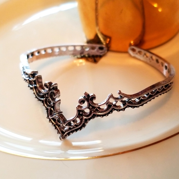 Redvelvetrebel Jewelry - NWT ARTISAN BOHEMIAN ANTIQUED SILVER BRACELET